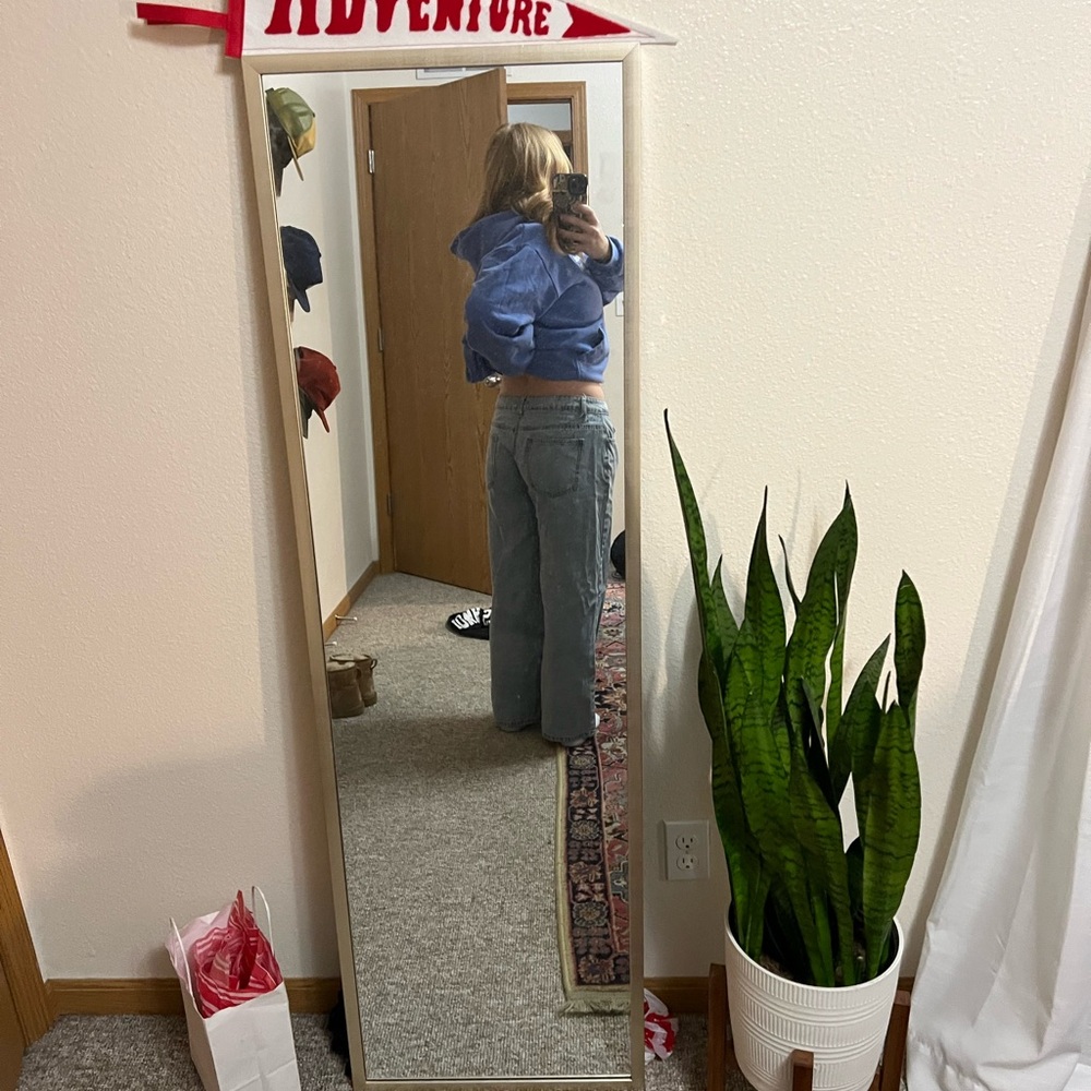 Edikted Raelynn Low Rise Jeans - Picture 4 of 4